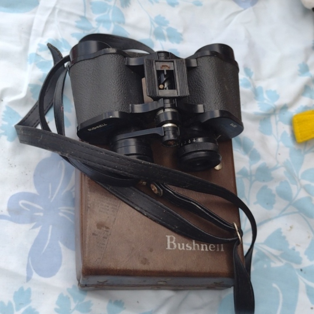 Bushnell Binoculars with original vintage case